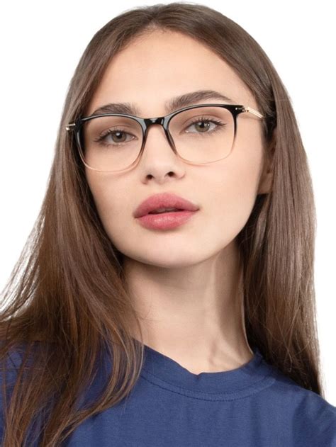 trendy glasses for round faces